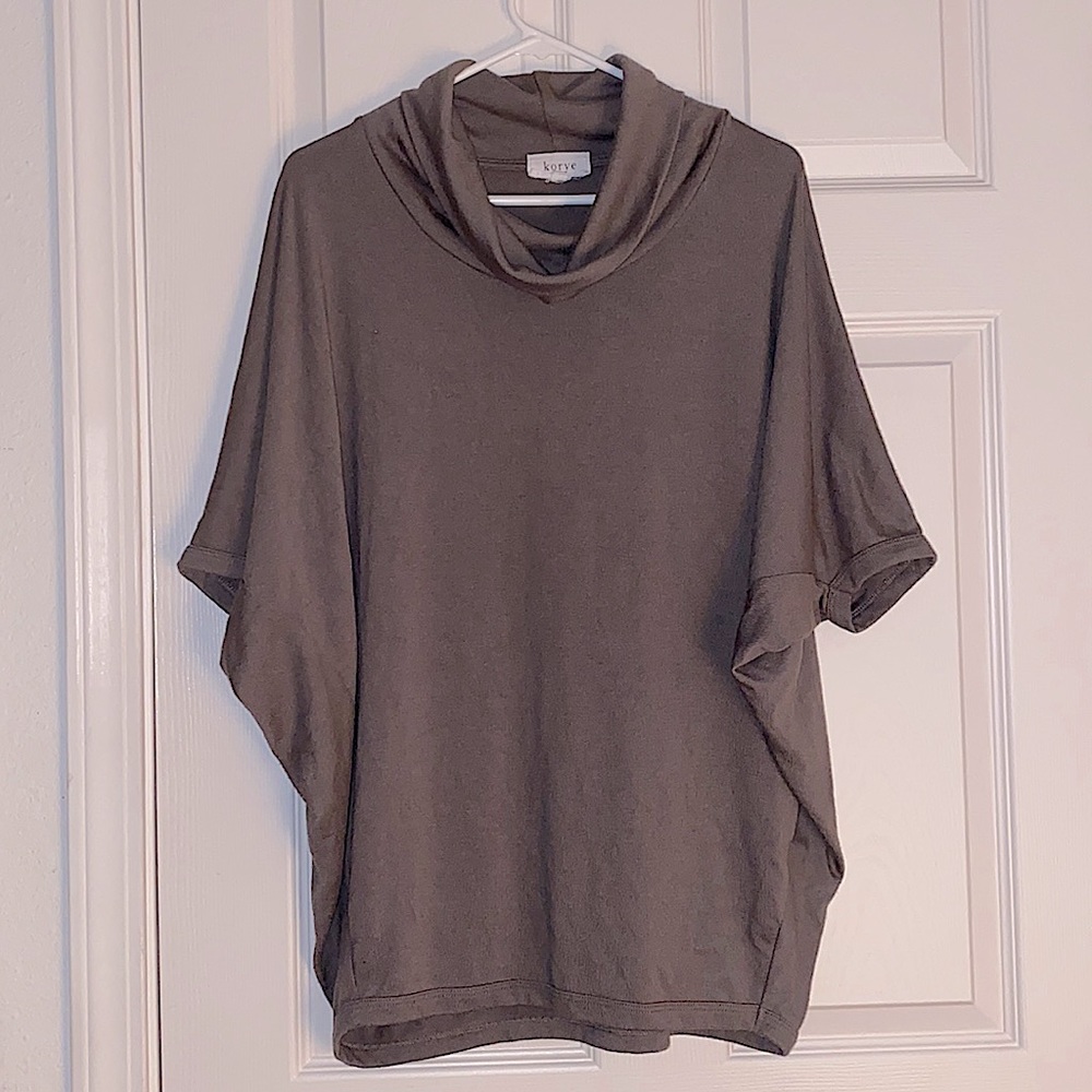 Brownish/ gray knitted sweater